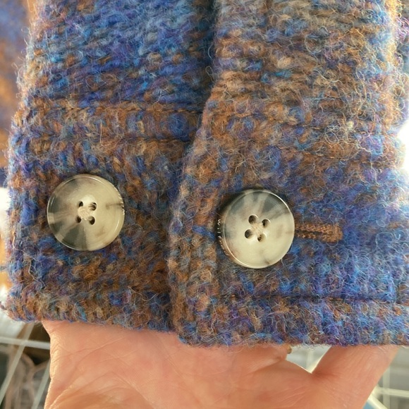 Aritzia Ganna Shirt Jacket in Wool Plaid - Picture 4 of 10